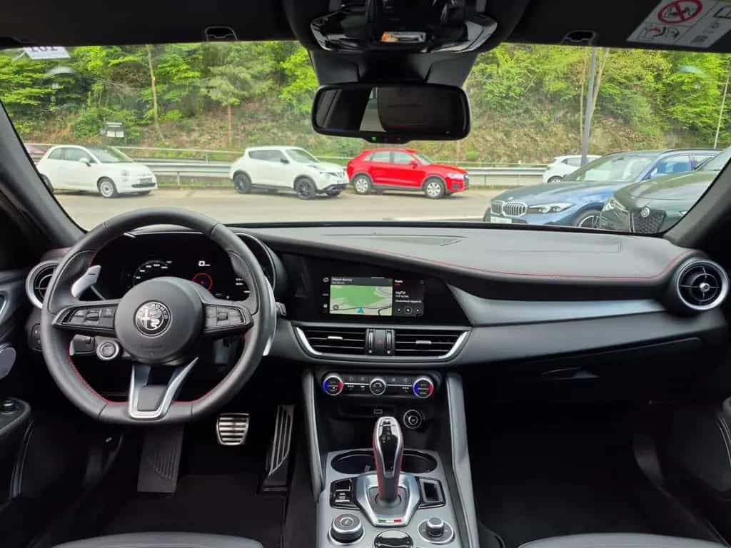 Alfa Romeo Giulia Competizione Q4 LED Leder Navi Rückfahrka 04/2023-photo-8