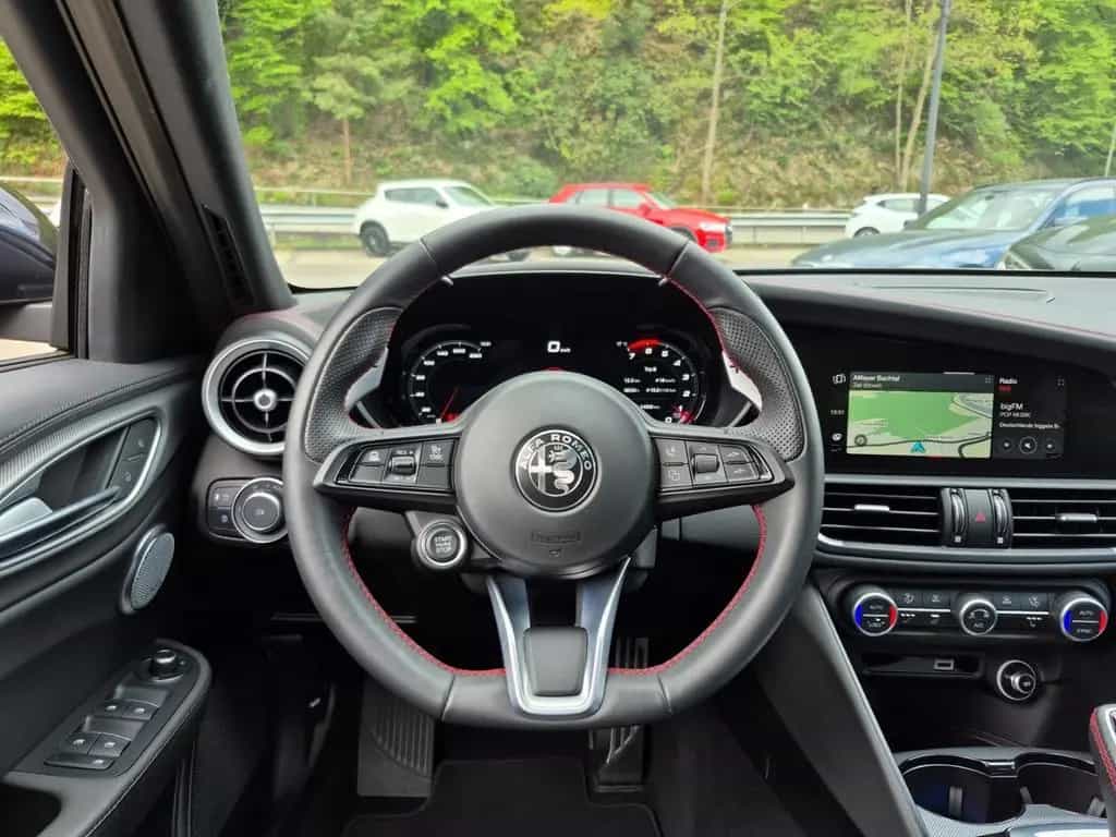 Alfa Romeo Giulia Competizione Q4 LED Leder Navi Rückfahrka 04/2023-photo-9