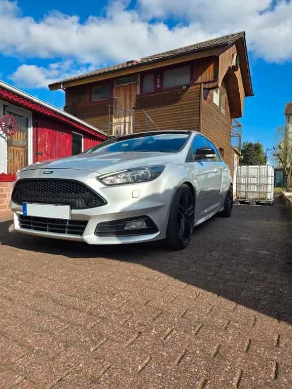 Ford Focus 2,0 EcoBoost ST Leder-Sport-Paket ST 07/2015-photo-1
