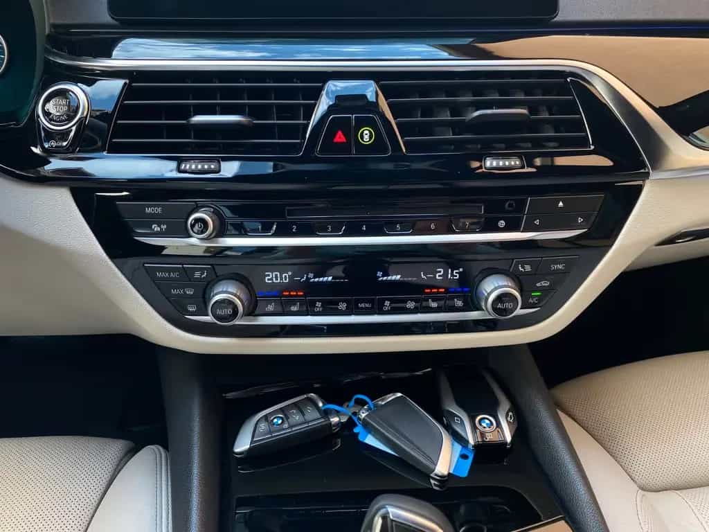BMW 520 d xDrive M Sport Line StandHz*Sitzkl*ACC*360° 05/2018-photo-15