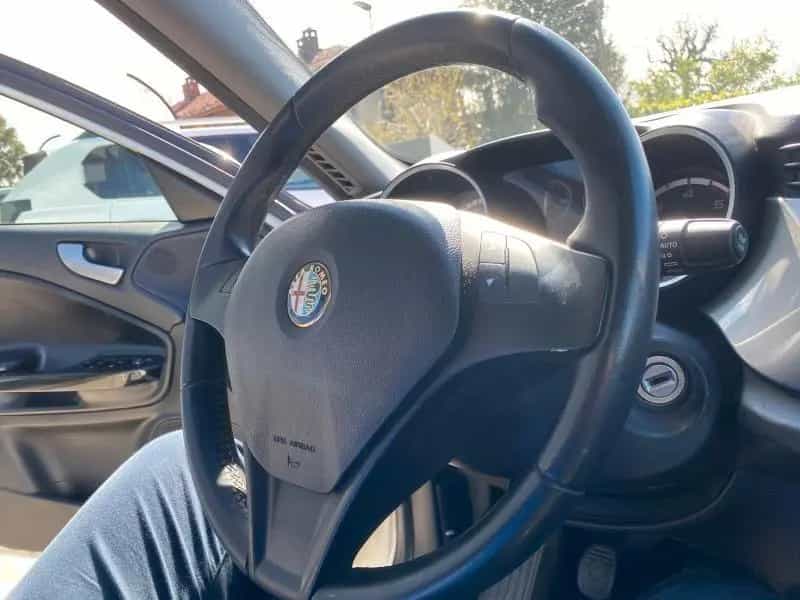 Alfa Romeo Giulietta 2.0 jtdm(2) Distinctive 140 09/2011-photo-10