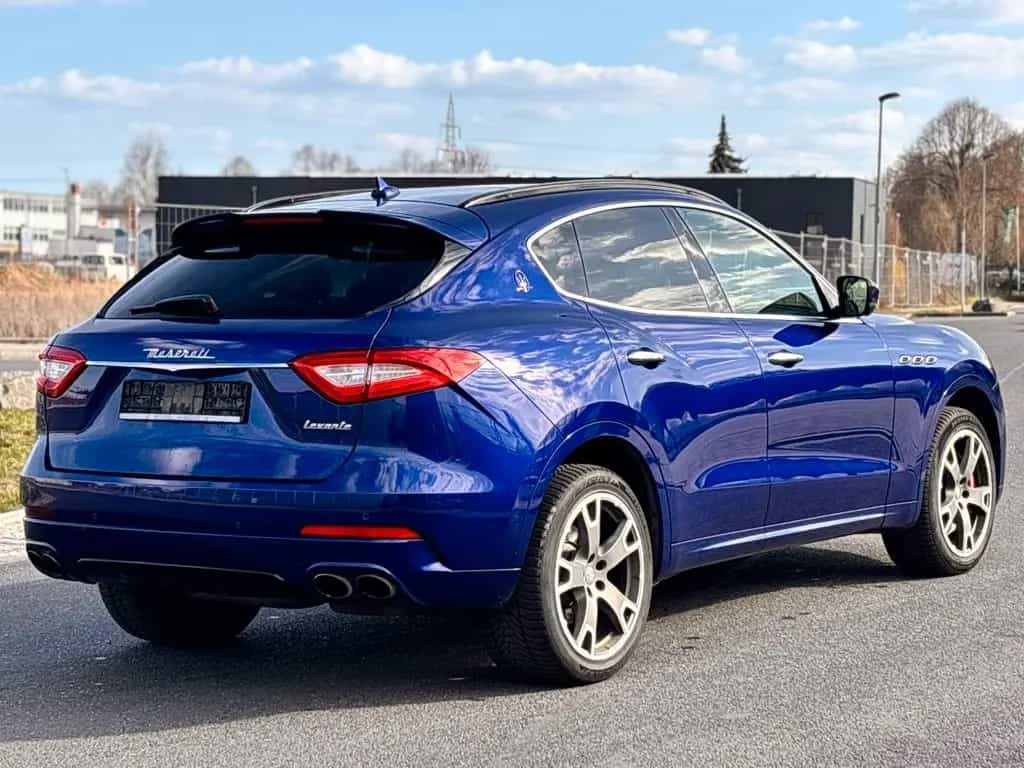 Maserati Levante S 12/2016-photo-10