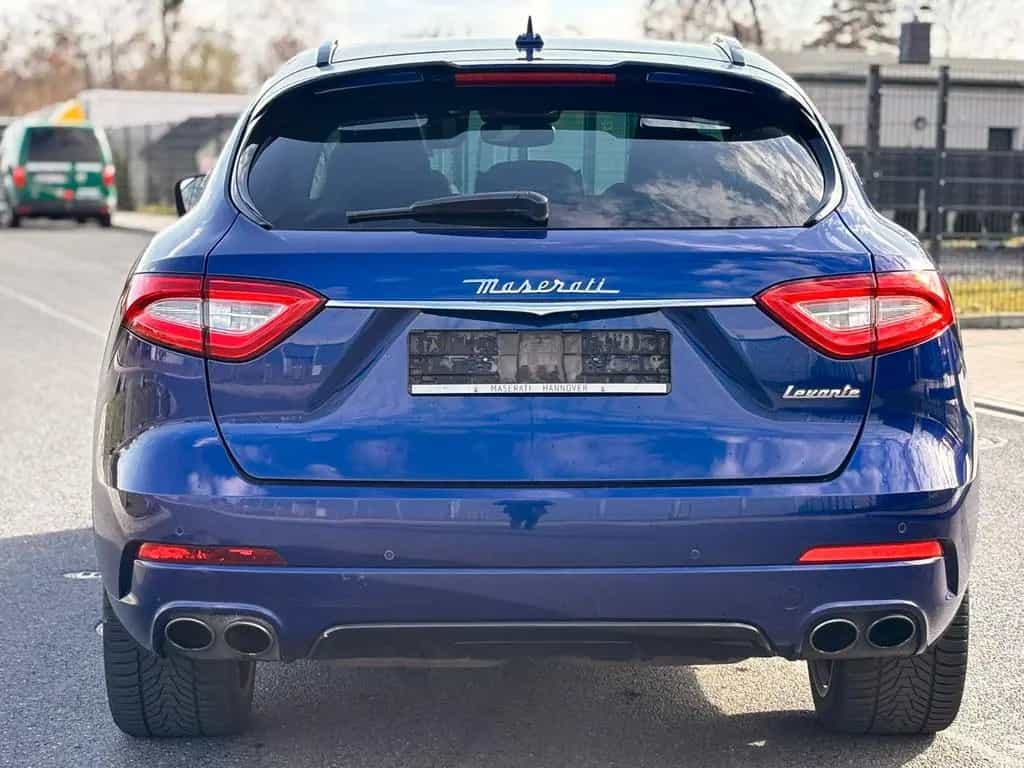 Maserati Levante S 12/2016-photo-11