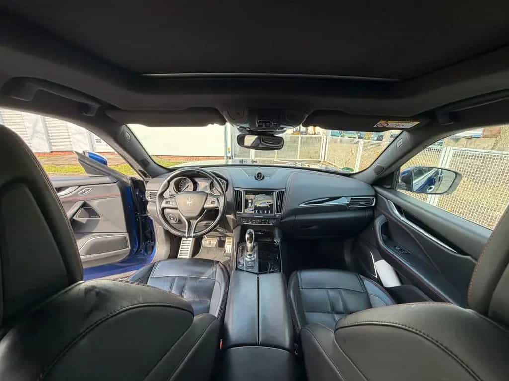 Maserati Levante S 12/2016-photo-17