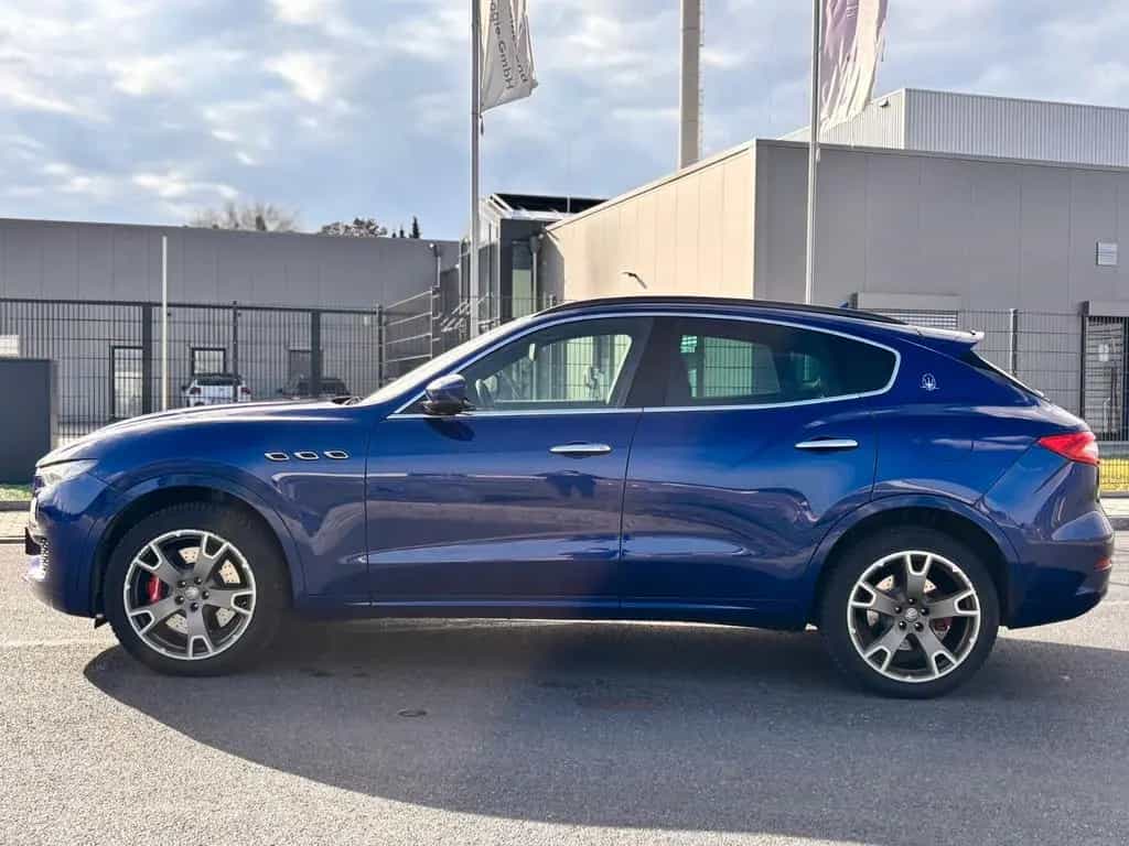 Maserati Levante S 12/2016-photo-2