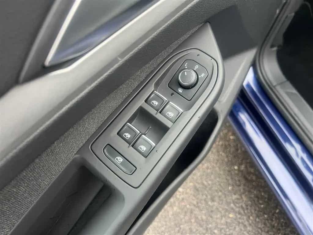 Volkswagen Golf Variant Life 1.5 eTSI DSG BusinessPremium 01/2024-photo-14