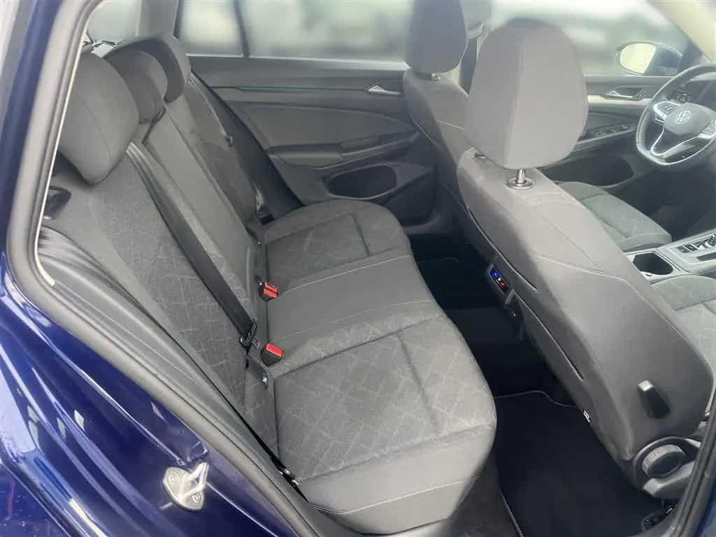 Volkswagen Golf Variant Life 1.5 eTSI DSG BusinessPremium 01/2024-photo-18