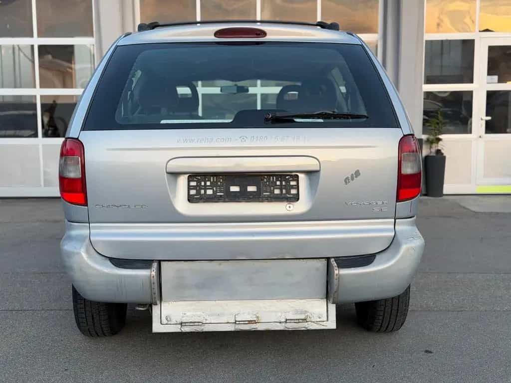 Chrysler Grand Voyager SE 2.4 Auto 07/2001-photo-1