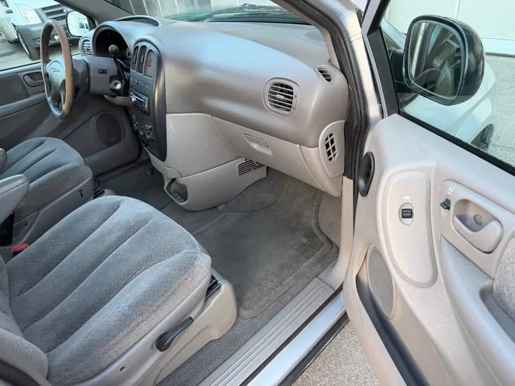 Chrysler Grand Voyager SE 2.4 Auto 07/2001-photo-10