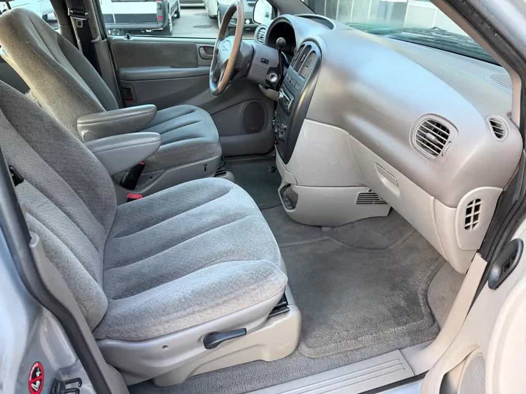Chrysler Grand Voyager SE 2.4 Auto 07/2001-photo-11