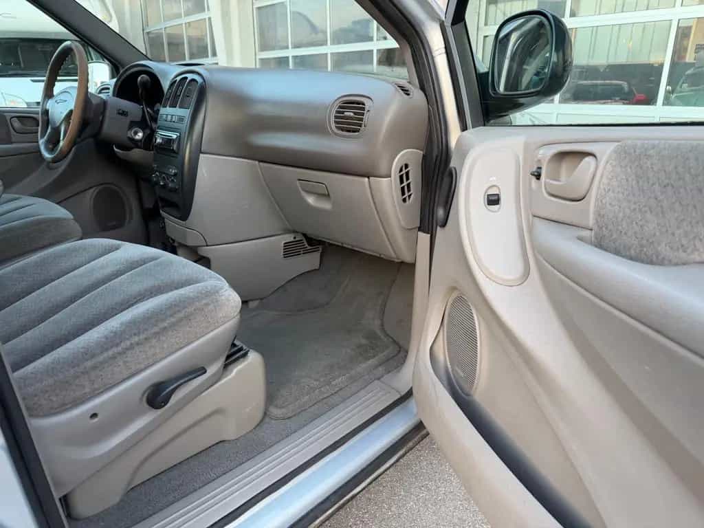 Chrysler Grand Voyager SE 2.4 Auto 07/2001-photo-13