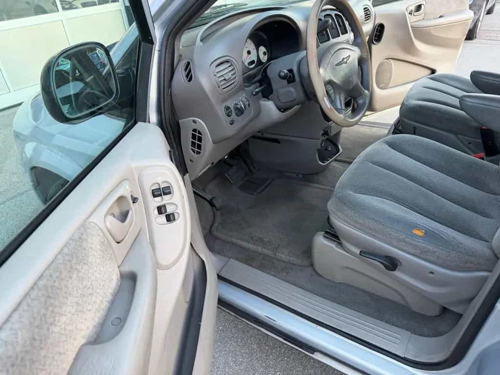 Chrysler Grand Voyager SE 2.4 Auto 07/2001-photo-18