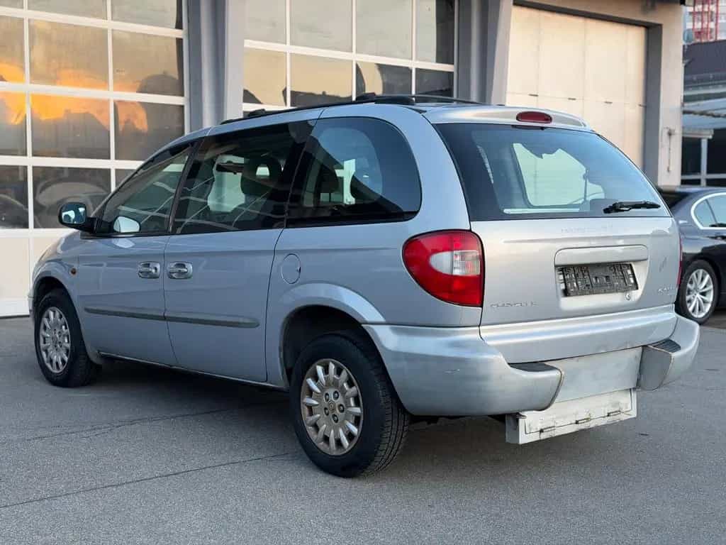 Chrysler Grand Voyager SE 2.4 Auto 07/2001-photo-2