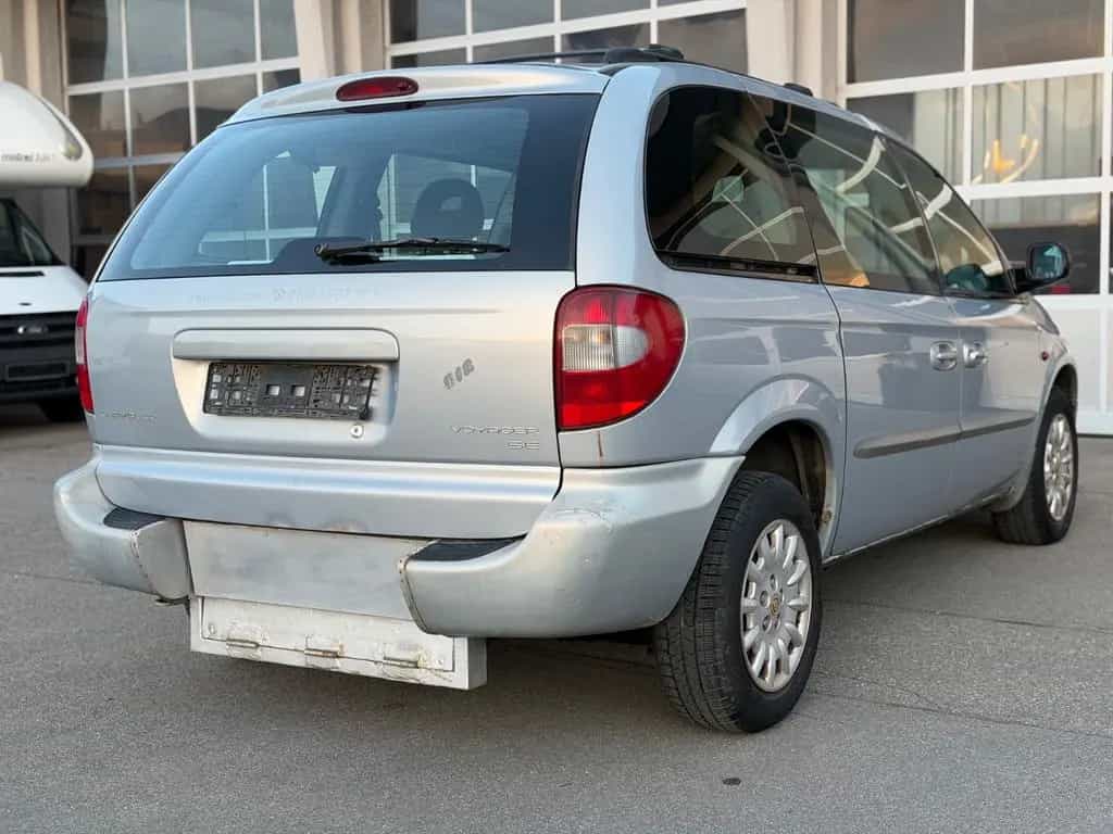 Chrysler Grand Voyager SE 2.4 Auto 07/2001-photo-3