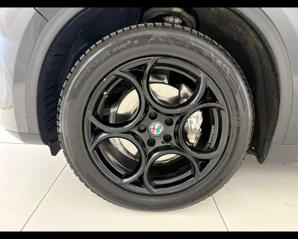 Alfa Romeo Stelvio ALFA ROMEO Stelvio 2.2 t Executive Q4 210cv auto 03/2018-photo-12