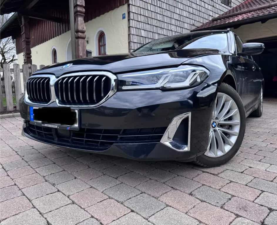 BMW 5 Series 540i xD T/Werksgarantie/Luxury Line/Laser/HUD/SH 04/2022-photo-0