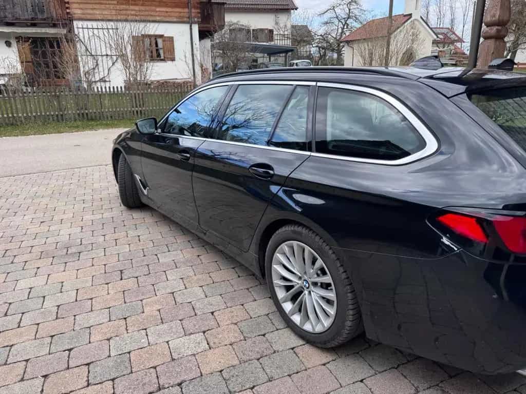 BMW 5 Series 540i xD T/Werksgarantie/Luxury Line/Laser/HUD/SH 04/2022-photo-4