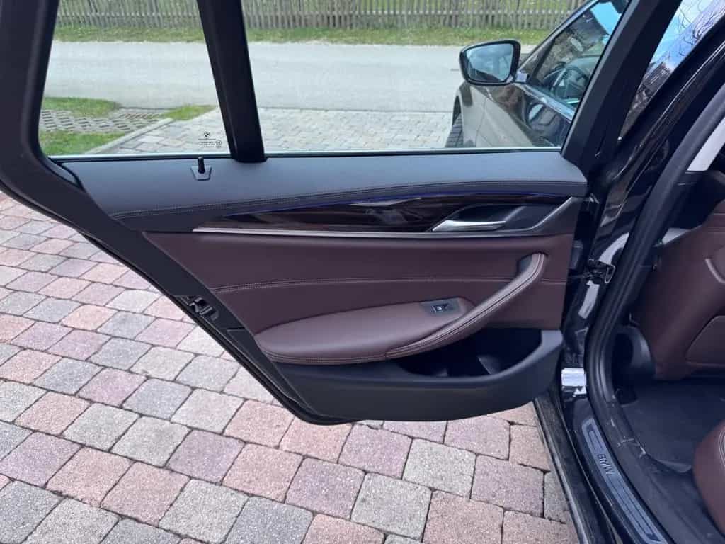 BMW 5 Series 540i xD T/Werksgarantie/Luxury Line/Laser/HUD/SH 04/2022-photo-7