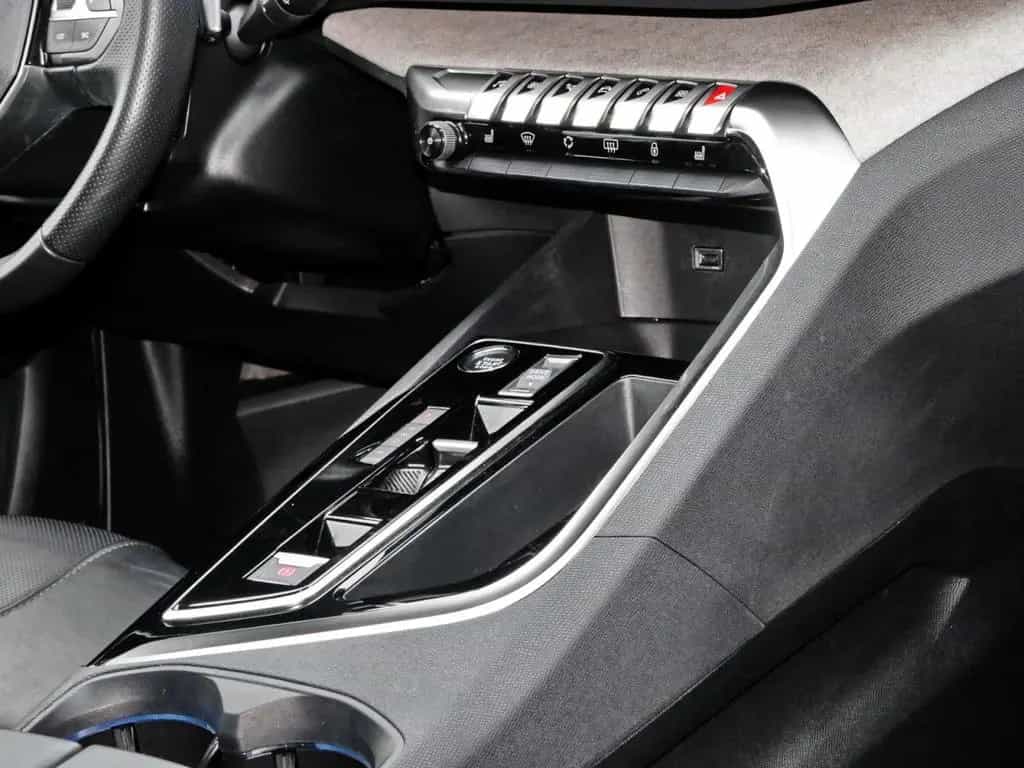 Peugeot 3008 GT 136 Hybrid Volleder+ACC+Full-LED+Panoda 01/2024-photo-6