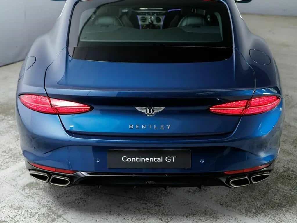 Bentley Continental GT Azure V8 Hybrid null-photo-10