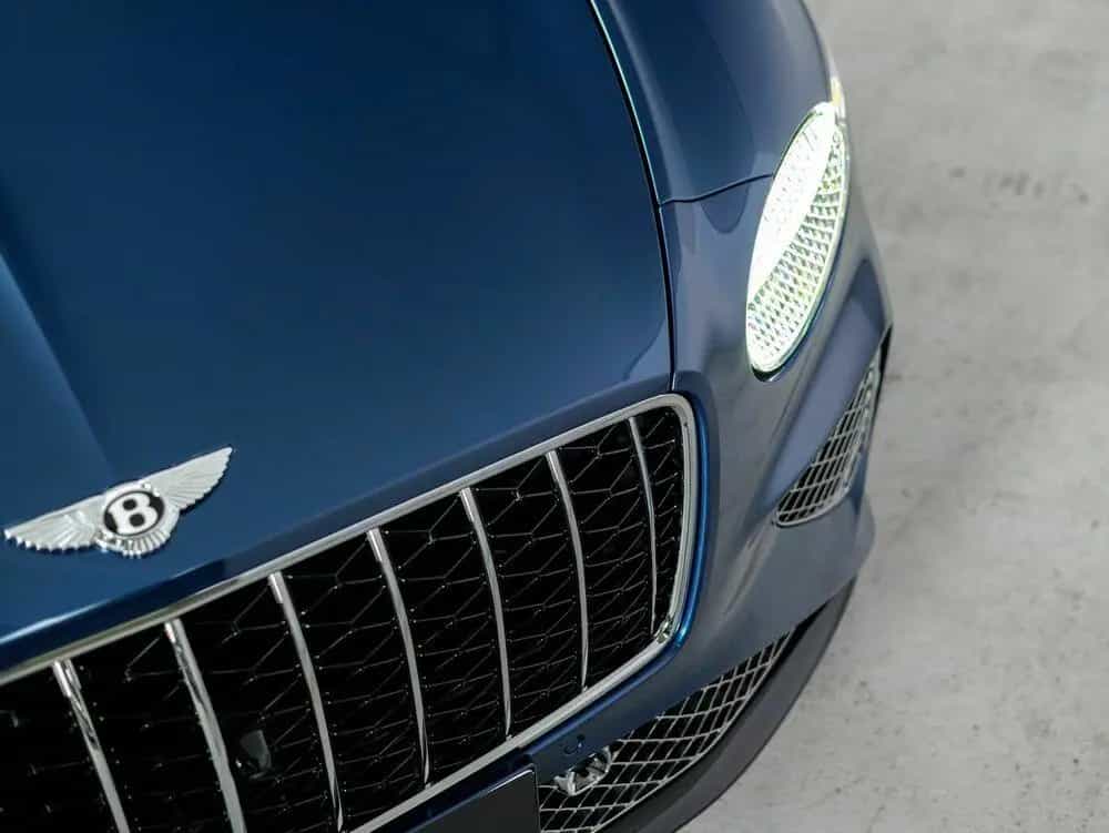 Bentley Continental GT Azure V8 Hybrid null-photo-16