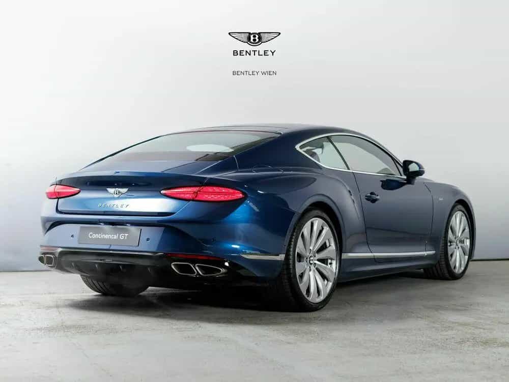 Bentley Continental GT Azure V8 Hybrid null-photo-2