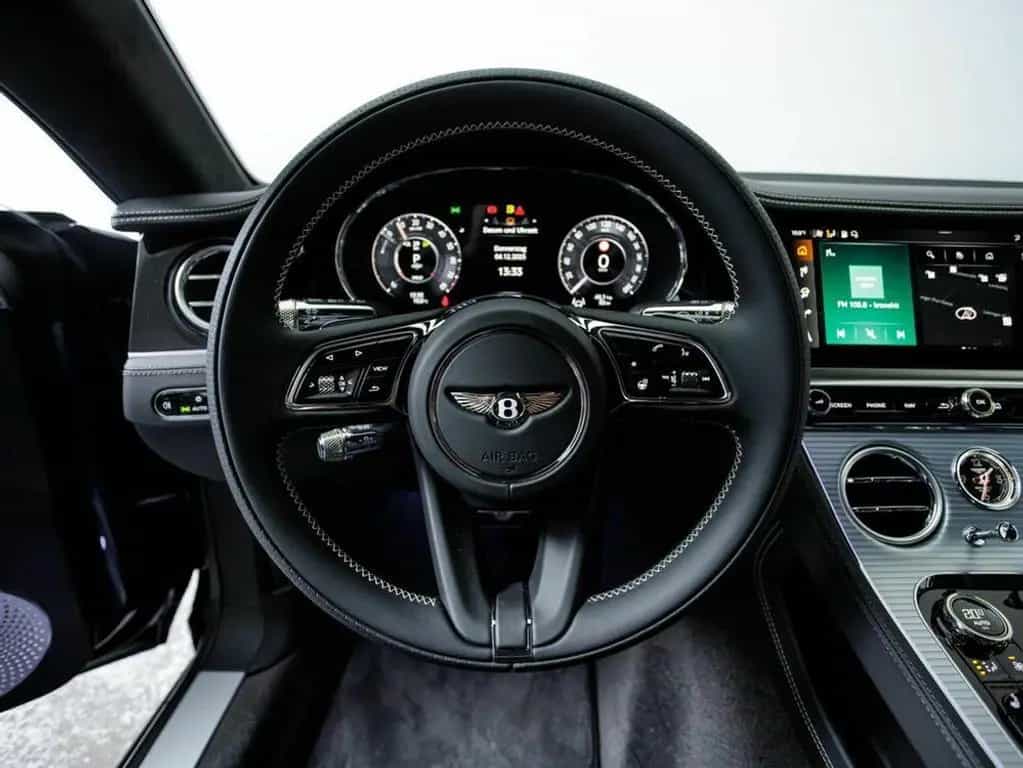 Bentley Continental GT Azure V8 Hybrid null-photo-28