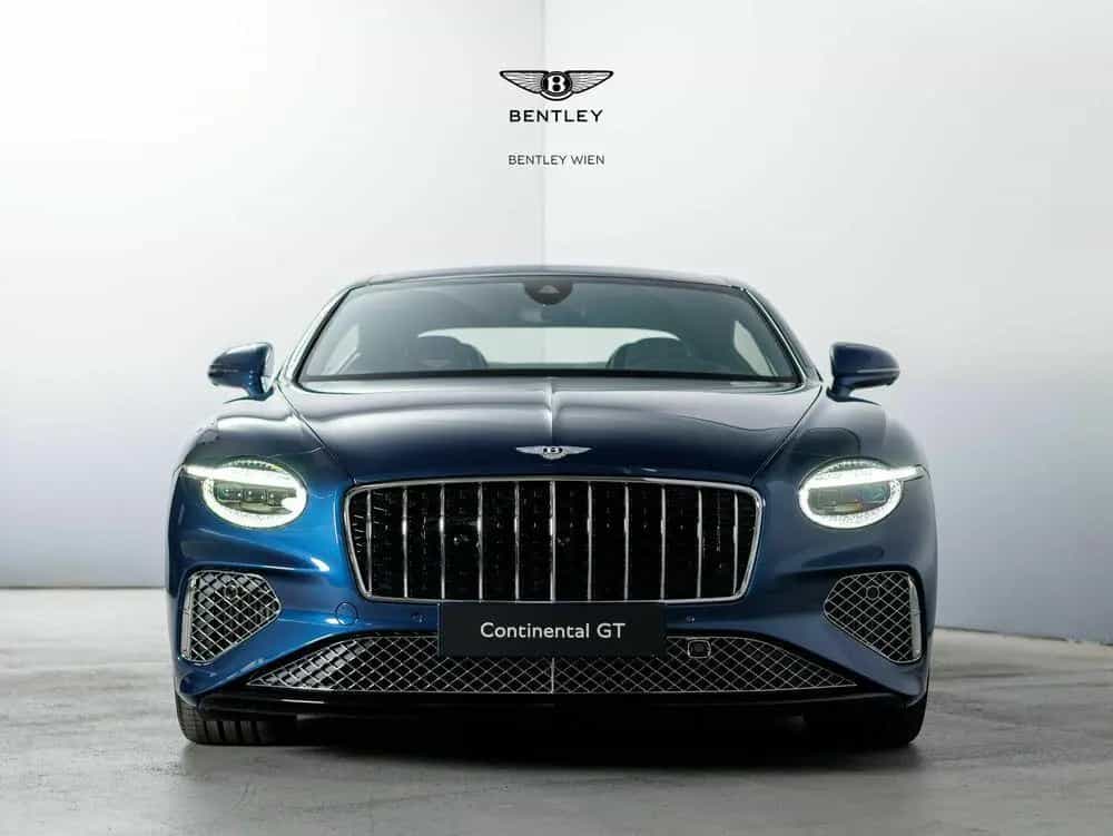 Bentley Continental GT Azure V8 Hybrid null-photo-3