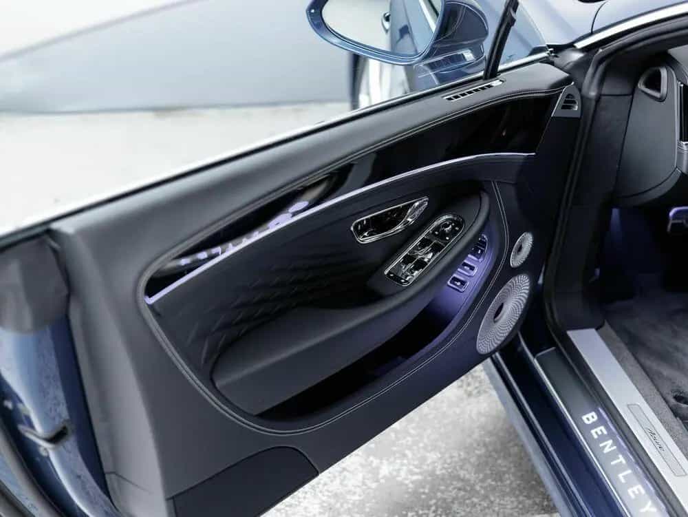 Bentley Continental GT Azure V8 Hybrid null-photo-36