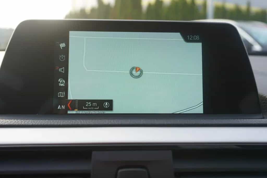 BMW 1 Series 118i Advantage Navi Virtual Cockpit Tempomat PDC 09/2018-photo-23