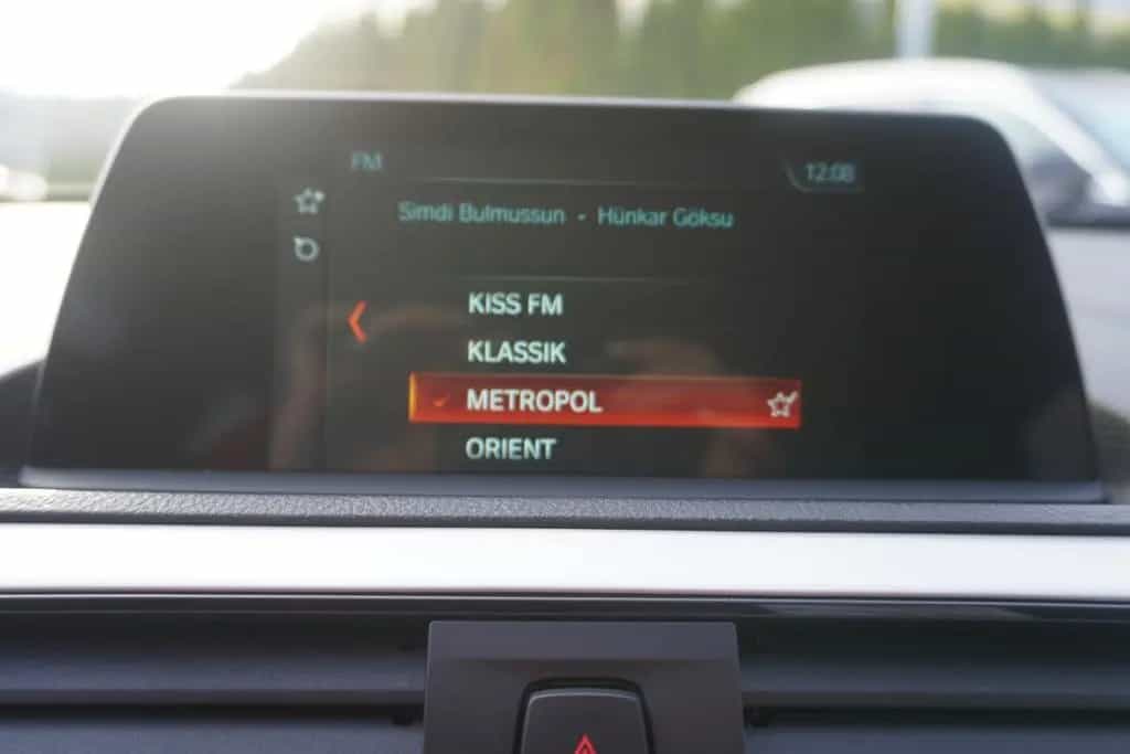 BMW 1 Series 118i Advantage Navi Virtual Cockpit Tempomat PDC 09/2018-photo-25
