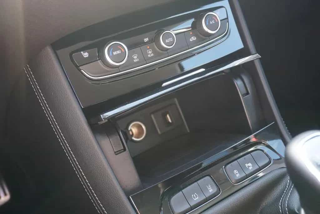 Opel Grandland 1.2 Edition LED Navi Kamera Tempomat 01/2019-photo-18