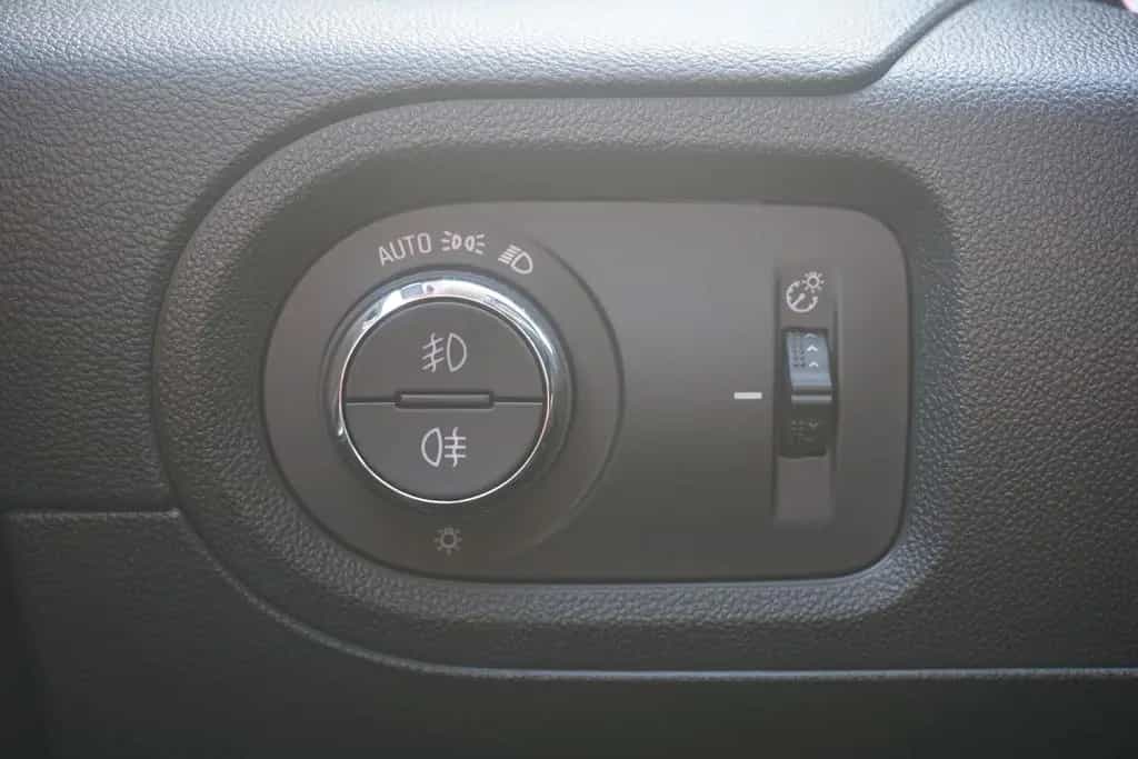 Opel Grandland 1.2 Edition LED Navi Kamera Tempomat 01/2019-photo-24