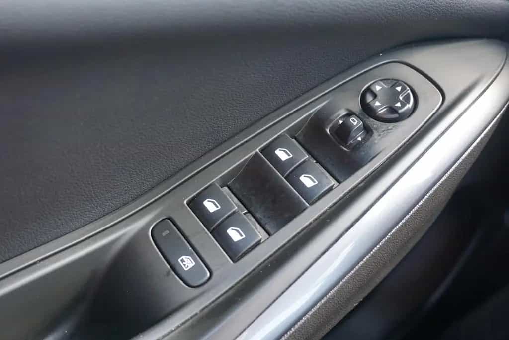 Opel Grandland 1.2 Edition LED Navi Kamera Tempomat 01/2019-photo-28