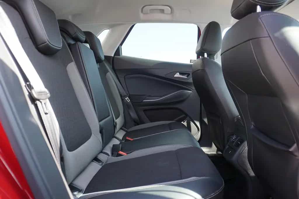 Opel Grandland 1.2 Edition LED Navi Kamera Tempomat 01/2019-photo-29