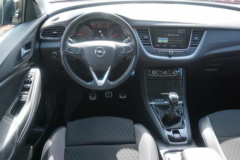 Opel Grandland 1.2 Edition LED Navi Kamera Tempomat 01/2019-photo-9
