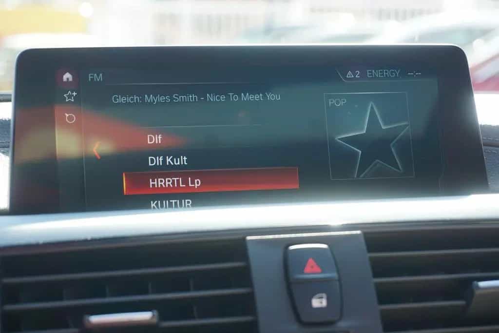 BMW 318 i Touring M Sport Shadow Aut. LED Navi Panora 01/2019-photo-12