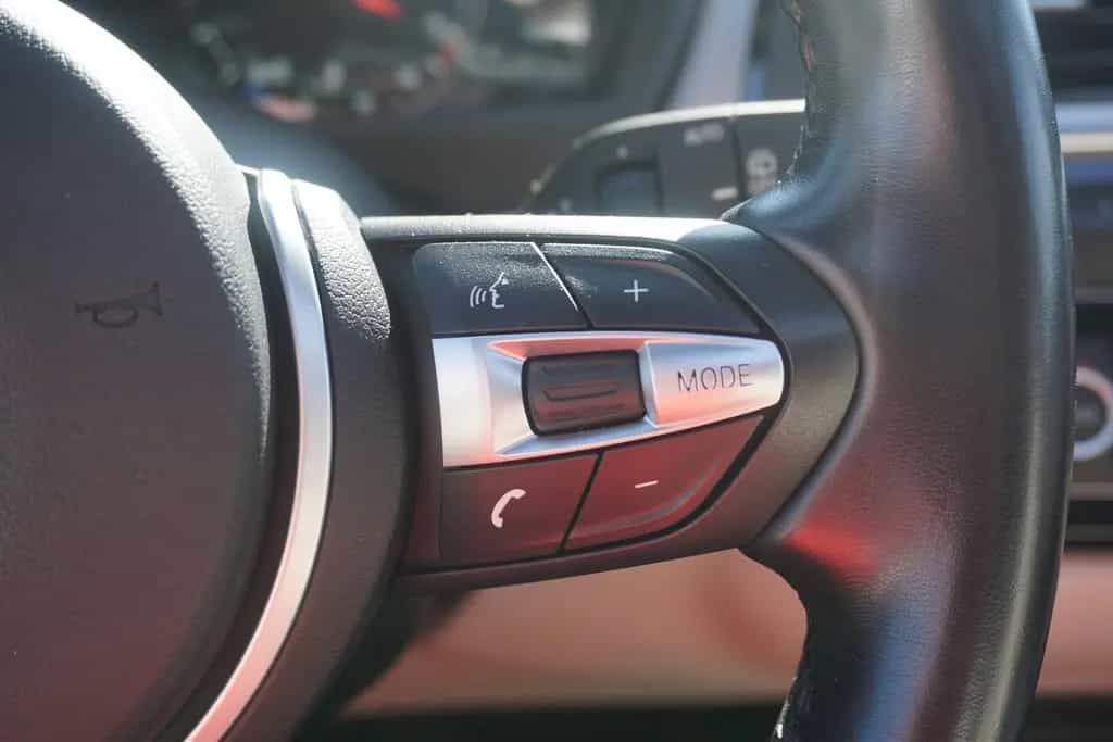 BMW 318 i Touring M Sport Shadow Aut. LED Navi Panora 01/2019-photo-19