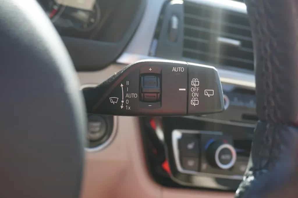 BMW 318 i Touring M Sport Shadow Aut. LED Navi Panora 01/2019-photo-21