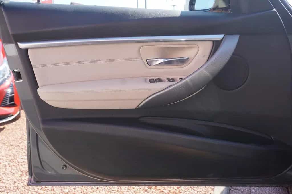 BMW 318 i Touring M Sport Shadow Aut. LED Navi Panora 01/2019-photo-24