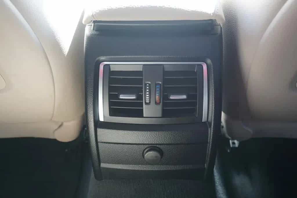 BMW 318 i Touring M Sport Shadow Aut. LED Navi Panora 01/2019-photo-27