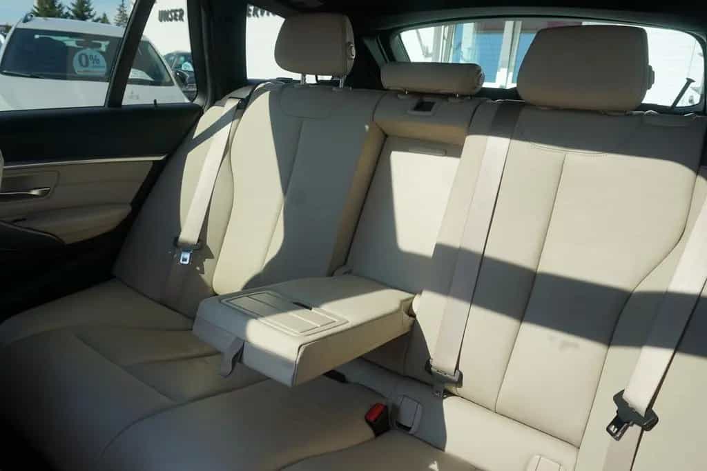 BMW 318 i Touring M Sport Shadow Aut. LED Navi Panora 01/2019-photo-28