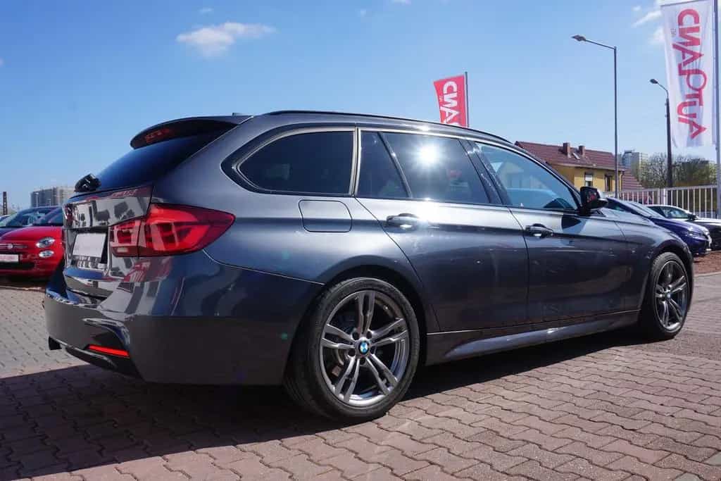 BMW 318 i Touring M Sport Shadow Aut. LED Navi Panora 01/2019-photo-4