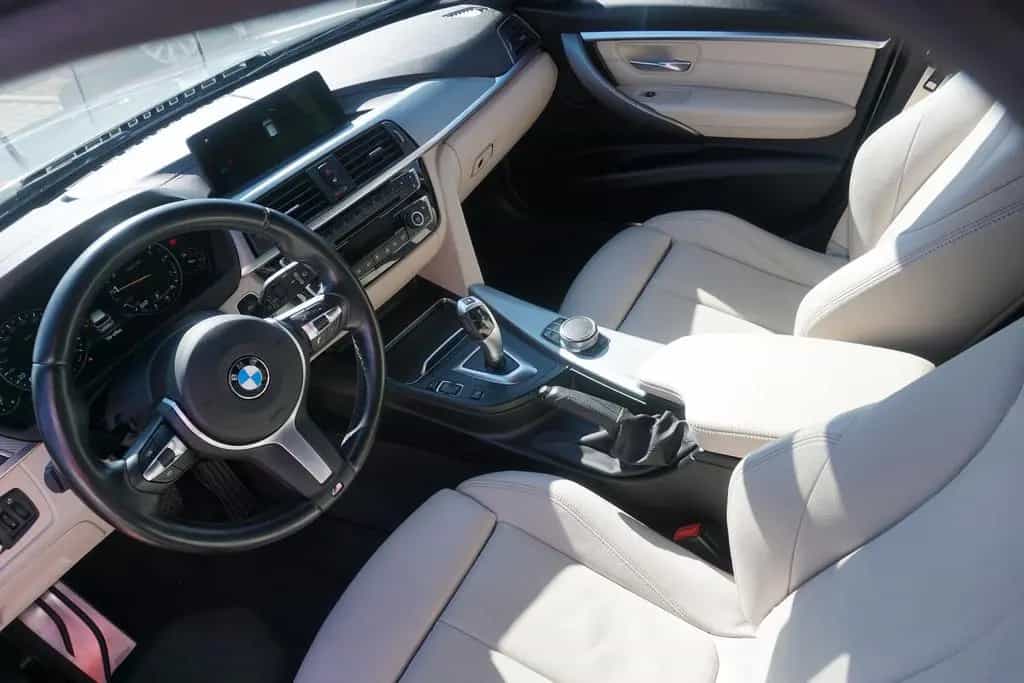 BMW 318 i Touring M Sport Shadow Aut. LED Navi Panora 01/2019-photo-7