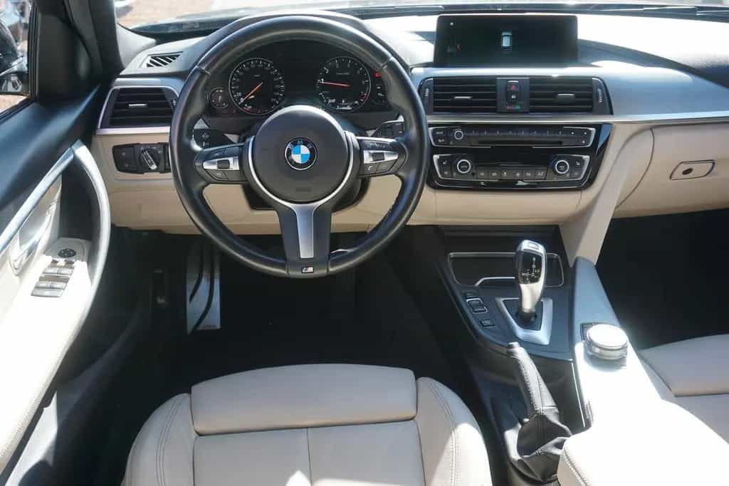 BMW 318 i Touring M Sport Shadow Aut. LED Navi Panora 01/2019-photo-9