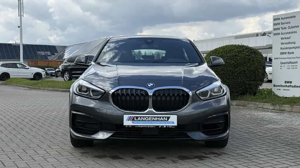 BMW 1 Series 120i Sport Line LED LC Prof AHK HUD Kamera Pano 11/2021-photo-1