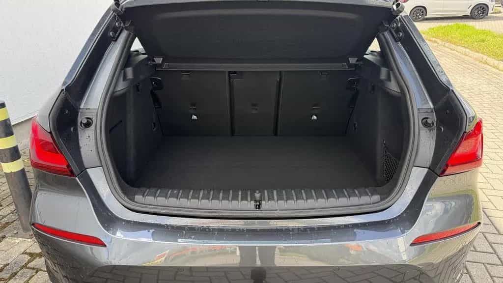 BMW 1 Series 120i Sport Line LED LC Prof AHK HUD Kamera Pano 11/2021-photo-11
