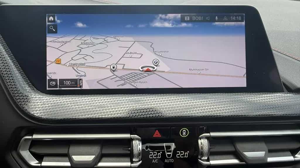 BMW 1 Series 120i Sport Line LED LC Prof AHK HUD Kamera Pano 11/2021-photo-15