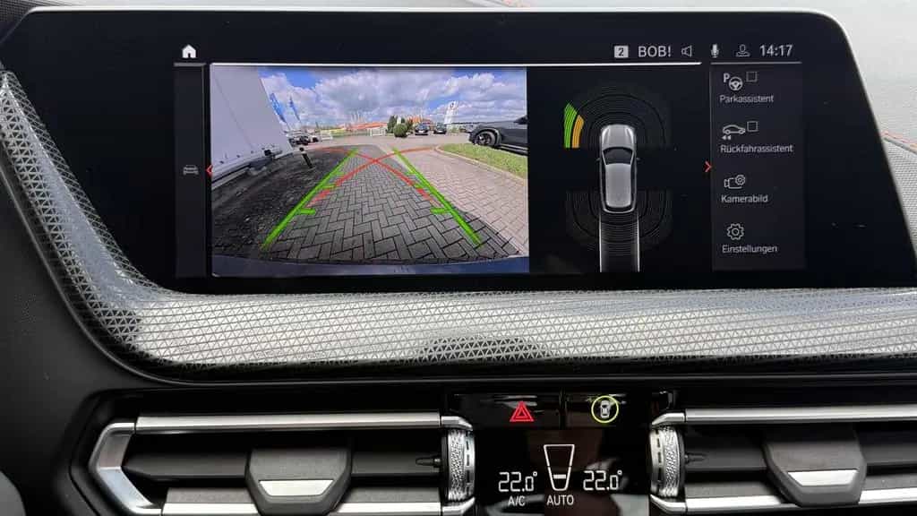 BMW 1 Series 120i Sport Line LED LC Prof AHK HUD Kamera Pano 11/2021-photo-16