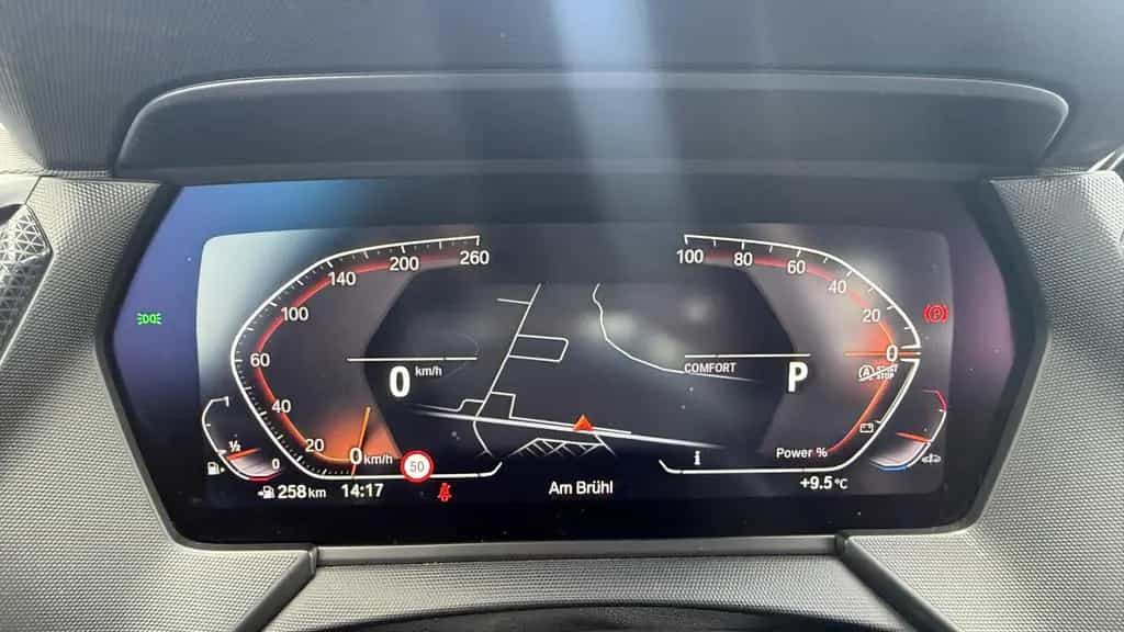 BMW 1 Series 120i Sport Line LED LC Prof AHK HUD Kamera Pano 11/2021-photo-18